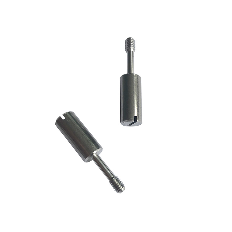 Mecanizado CNC de tornillos de panel cautivo de acero inoxidable
